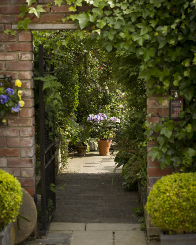 Entrance to the courtyard at The Old Brewhouse